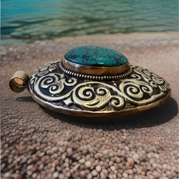 Vintage & Large Hand Carved Ethnic Tibetan Silver & Turquoise Pendant 32grams - Picture 6 of 9